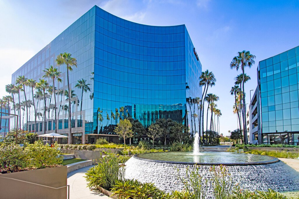 aero long beach exterior