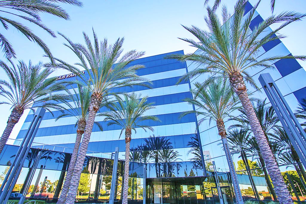 macarthur plaza exterior