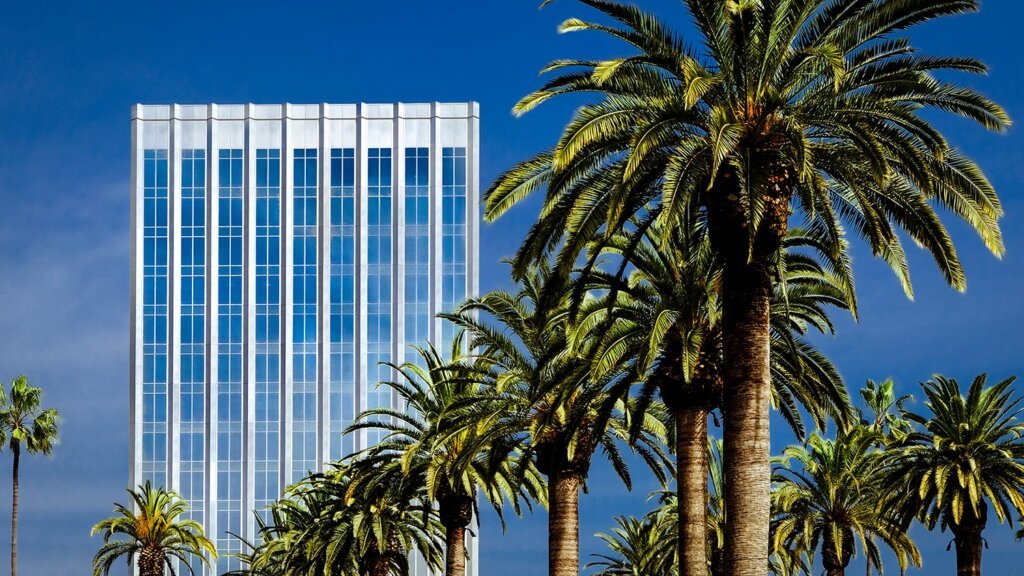 fashion island exterior