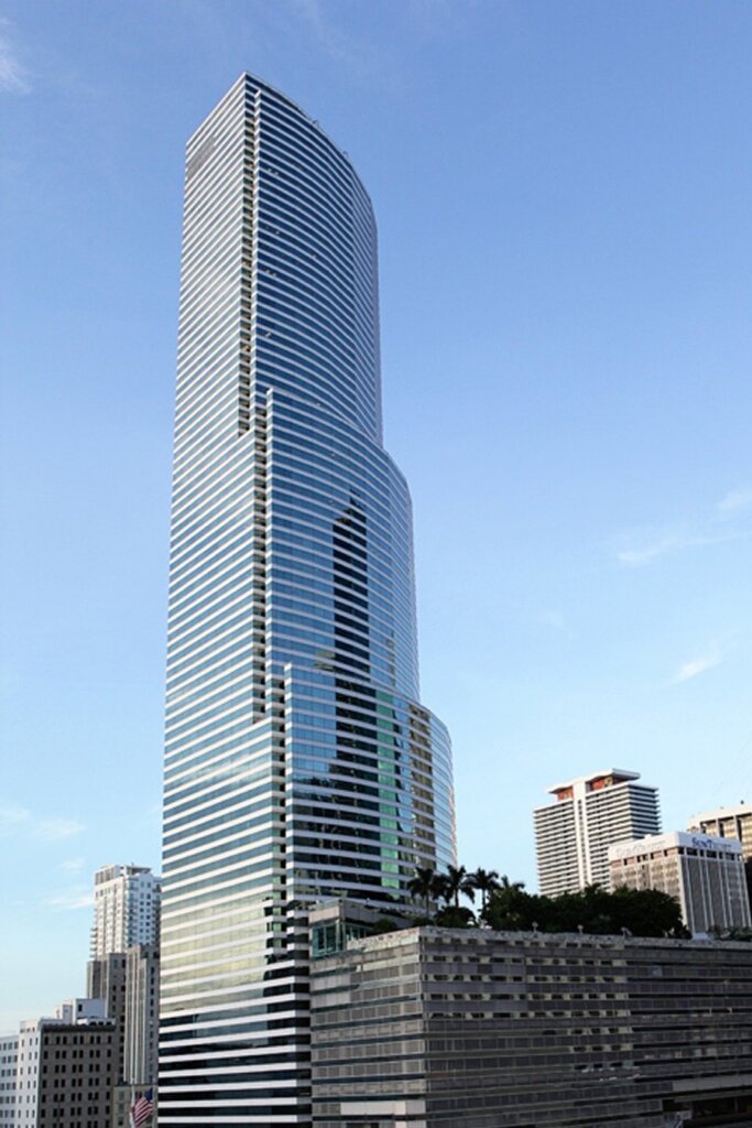 miami tower business center exterior